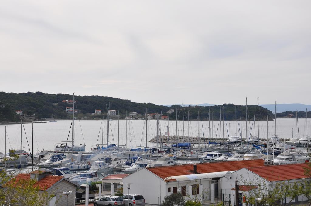 Pljesa Apartments Supetarska Draga Kültér fotó