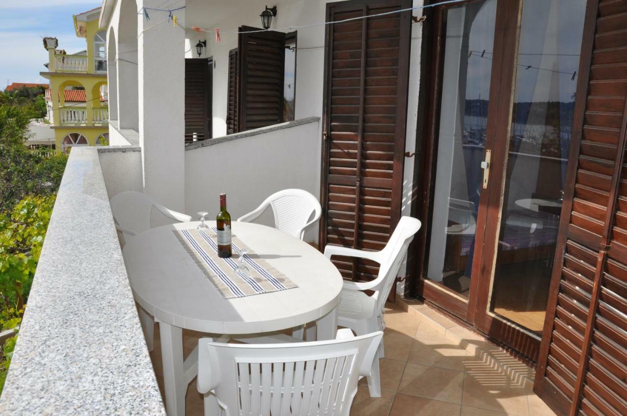 Pljesa Apartments Supetarska Draga Kültér fotó